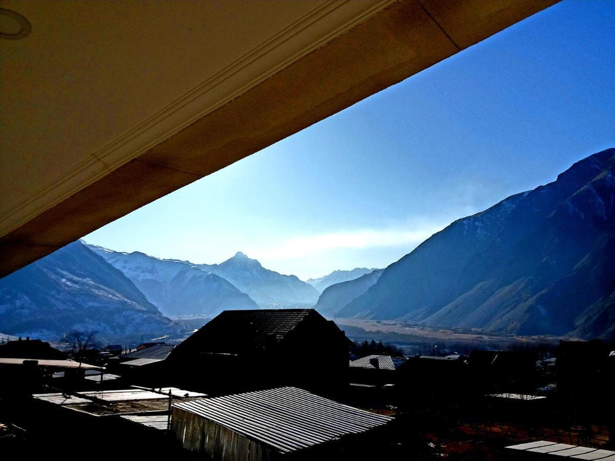 Guest House Qubi Kazbegi Exterior foto